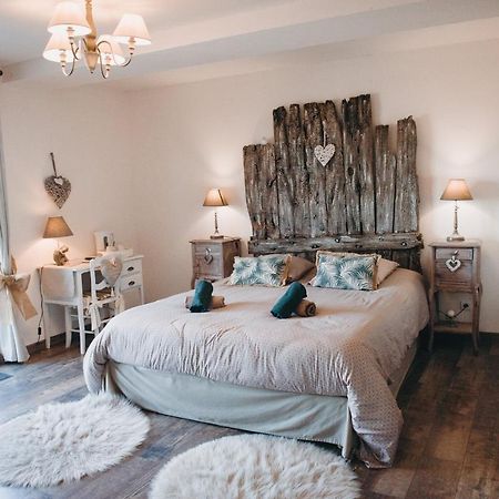 Au Charme D'Antan Bed & Breakfast Feron ภายนอก รูปภาพ