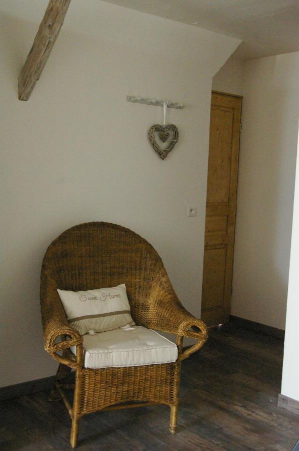 Au Charme D'Antan Bed & Breakfast Feron ภายนอก รูปภาพ