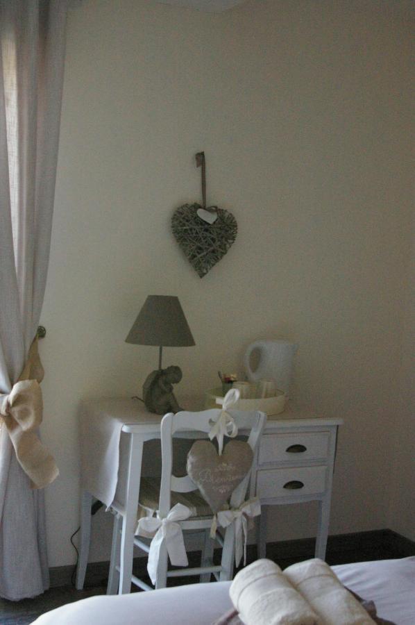 Au Charme D'Antan Bed & Breakfast Feron ภายนอก รูปภาพ