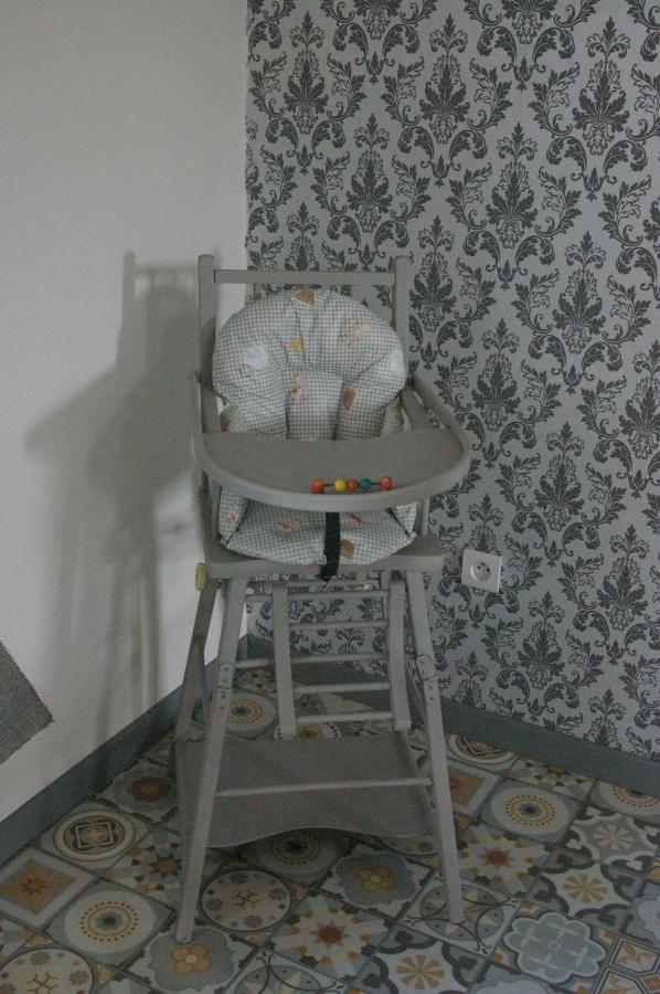 Au Charme D'Antan Bed & Breakfast Feron ภายนอก รูปภาพ