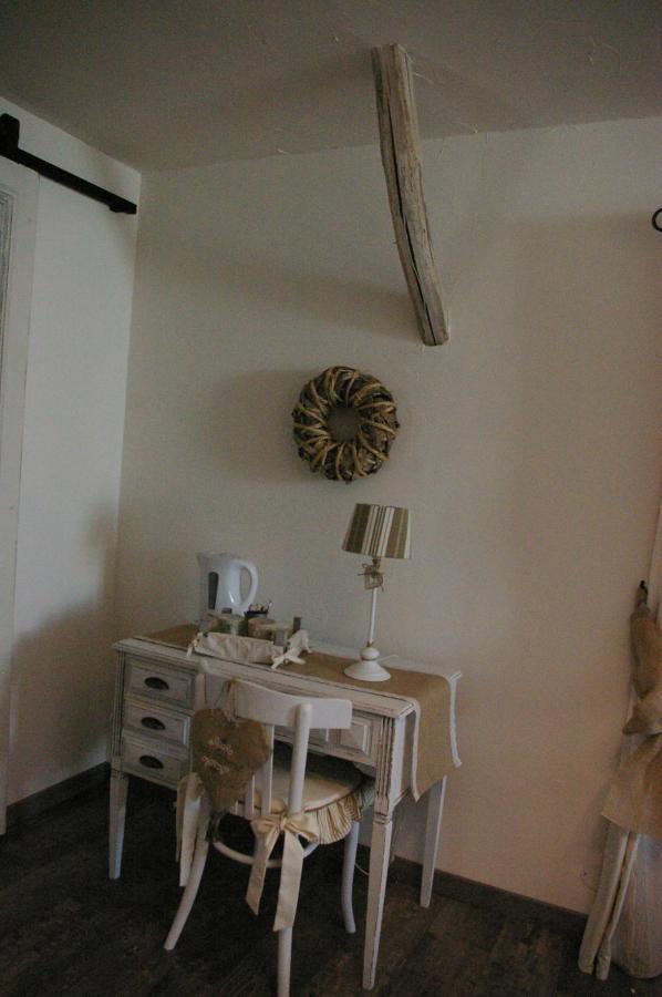 Au Charme D'Antan Bed & Breakfast Feron ภายนอก รูปภาพ