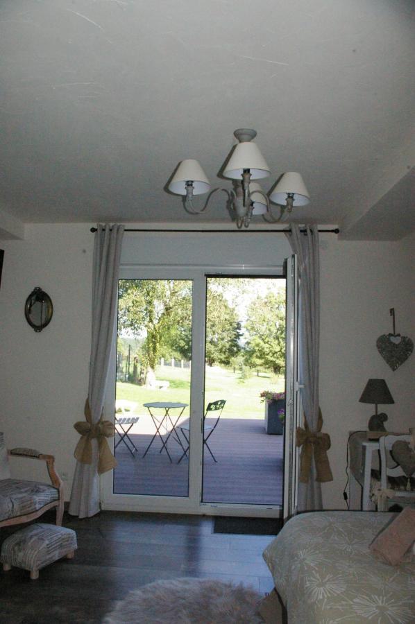 Au Charme D'Antan Bed & Breakfast Feron ภายนอก รูปภาพ
