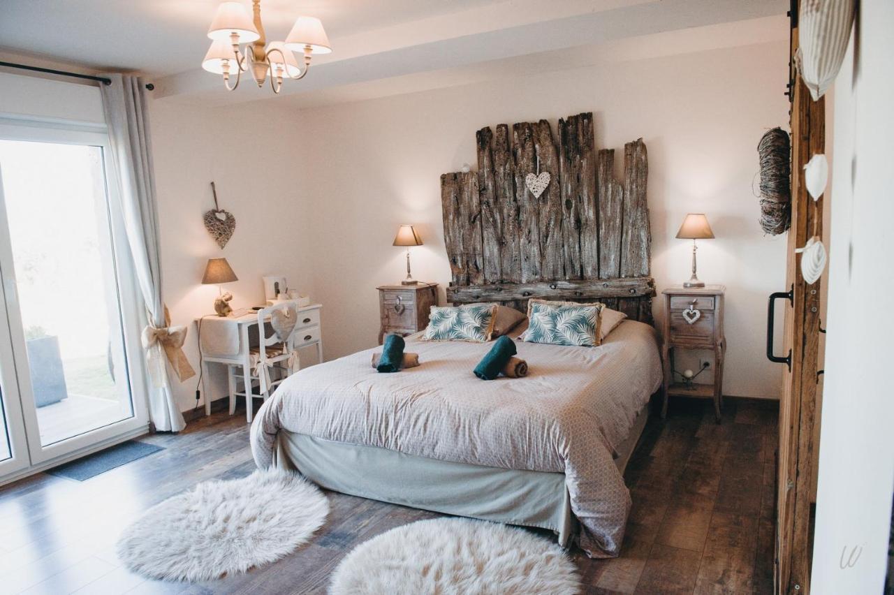 Au Charme D'Antan Bed & Breakfast Feron ภายนอก รูปภาพ