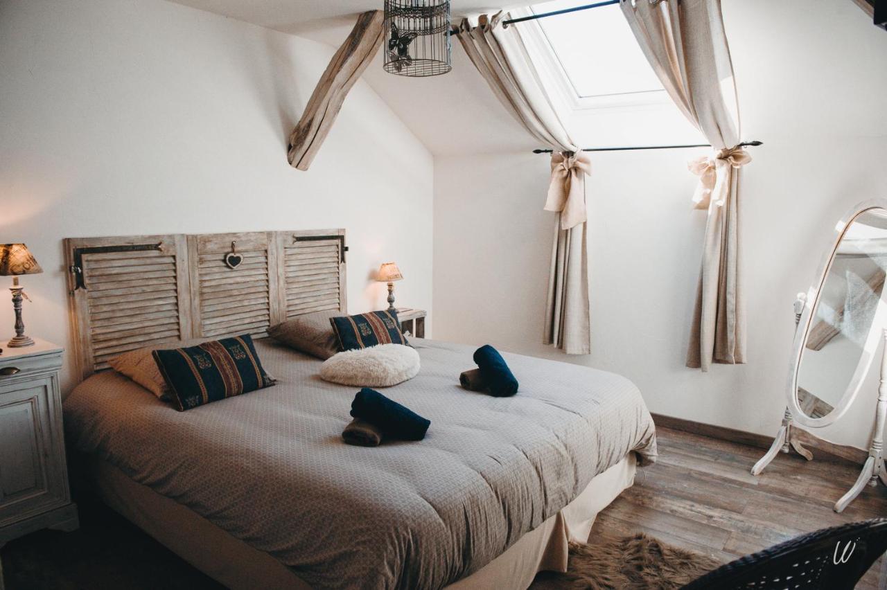 Au Charme D'Antan Bed & Breakfast Feron ภายนอก รูปภาพ