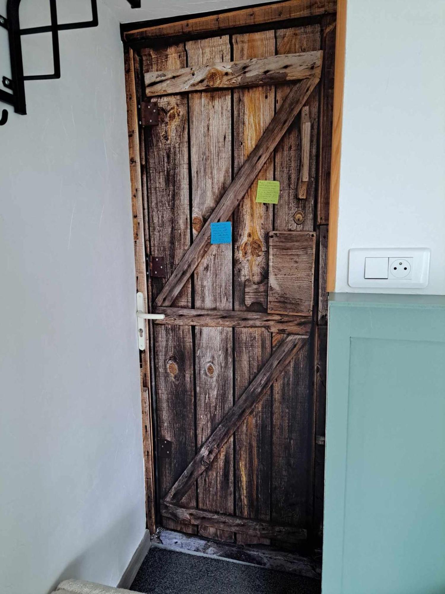 Au Charme D'Antan Bed & Breakfast Feron ภายนอก รูปภาพ